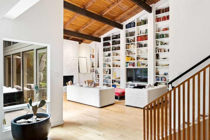 Central Austin Modern Home with Pool