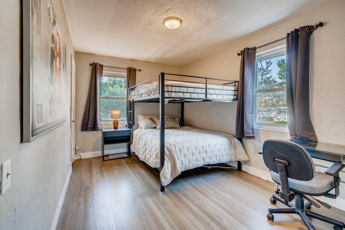 Comodidad tamaño queen para todos, con espacio de sobra.