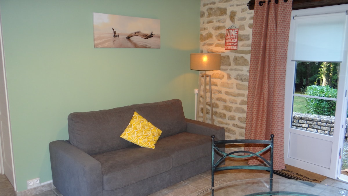 Airbnb performant: Gîte in the heart of nature by the river à Archidiocèse De Poitiers