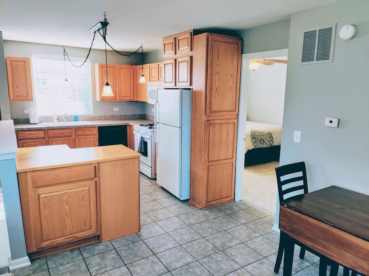 1 Bed w/ Full Kitchen A Mile From Downtown Oswego