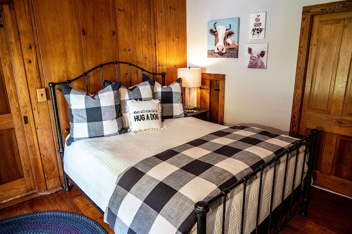 Ფოტოგადაღების ბონუსი: @merryhillandco