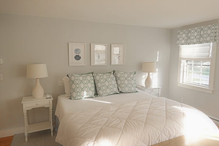 Spavaća soba br. 1 - glavni kat - bračni krevet (širine 180-179 cm)