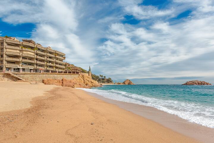 TOP LUXURY BEACH FRONT Tossa de Mar gallery image 2