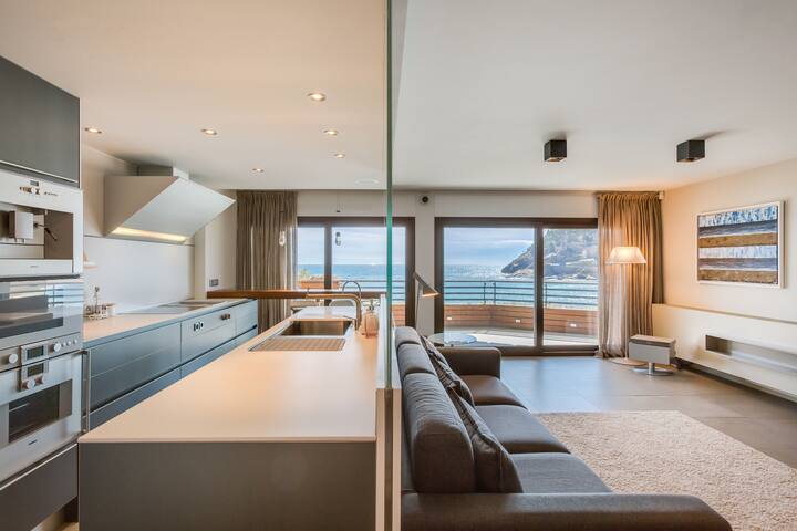 TOP LUXURY BEACH FRONT Tossa de Mar gallery image 5