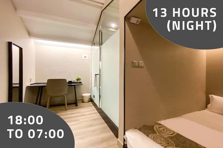 Double Room, Short Overnight, 13 Hours: 6pm-7am - Singapore