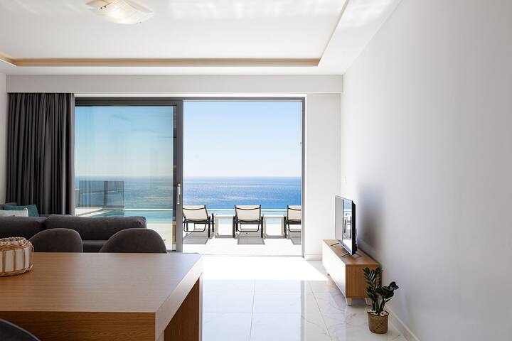 Villa Erato, 2 BD, private pool, sea views! gallery image 5