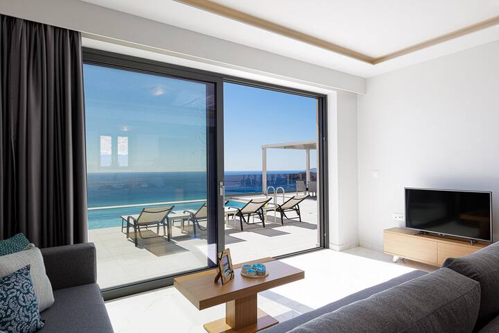 Villa Erato, 2 BD, private pool, sea views! gallery image 4