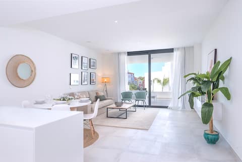 ☀NEW Luxurious Retreat - Modern, Bright & Quiet☀