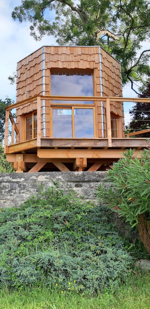 C. Cabane, Unusual Accommodation