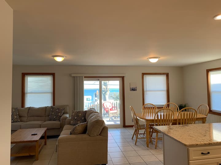 2 Bedroom With Sweeping Views Of Long Island Sound - 長島