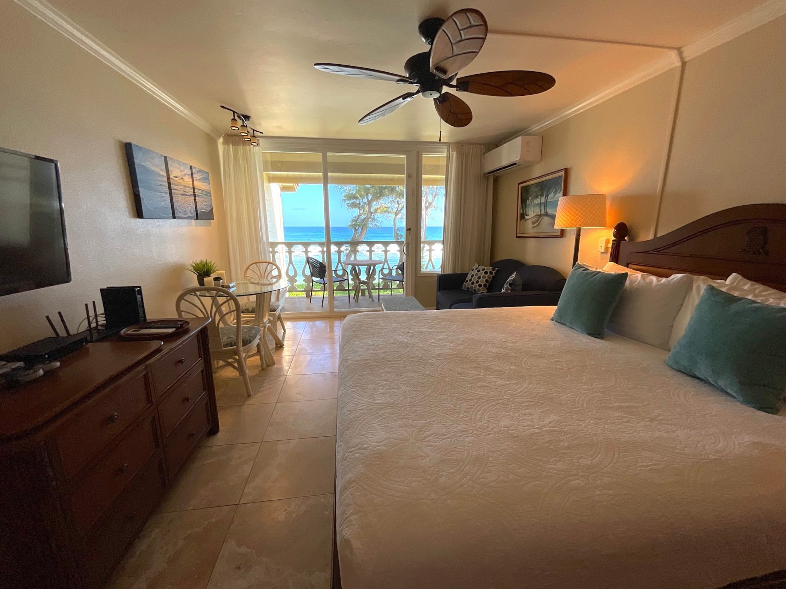 Oceanfront Studio at Islander on the Beach 325 - Photo 8