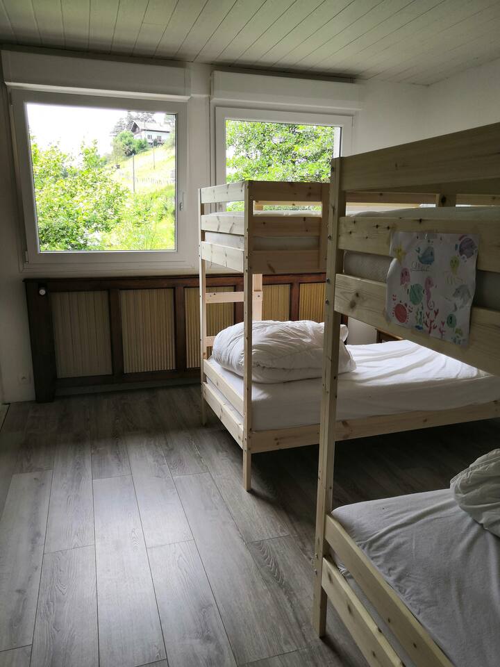 Bedroom 4 people.
2 bunk beds. 
Electric shutters. 