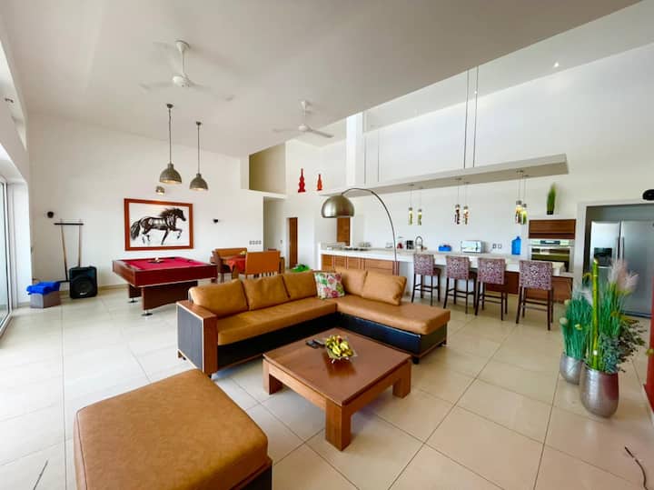 Casa La Roca: 4br Pool Table & Black Infinity Pool - Cabarete