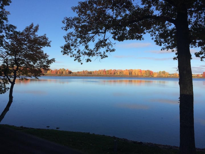 Lily's Pad at Hicks Lake Always on Lake Time Cottages for Rent in