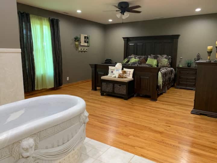 Apartmán s hlavnou spálňou na poschodí s vaňou Grand Porcelain Lions 