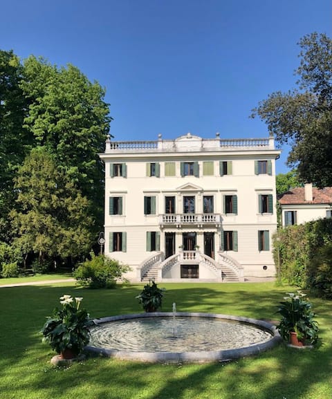 Villa Leopold
Villa Veneta with swimming pool