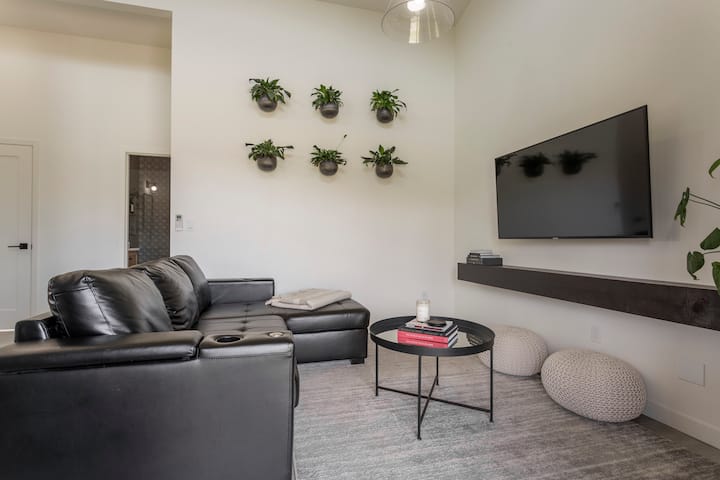 The Vineyard House - Cozy & Modern - Salem, OR