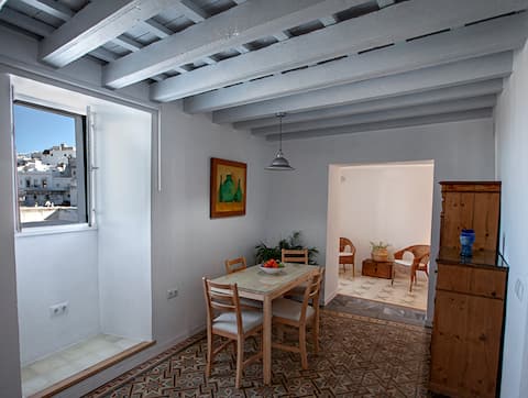 Top Airbnb: Apartment + parking space Plaza de los Pescaítos in Vejer De La Frontera