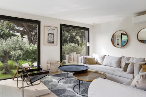 Airbnb performant: Heated pool, 7-min walk to beach, St-Tropez area à Cavalaire Sur Mer