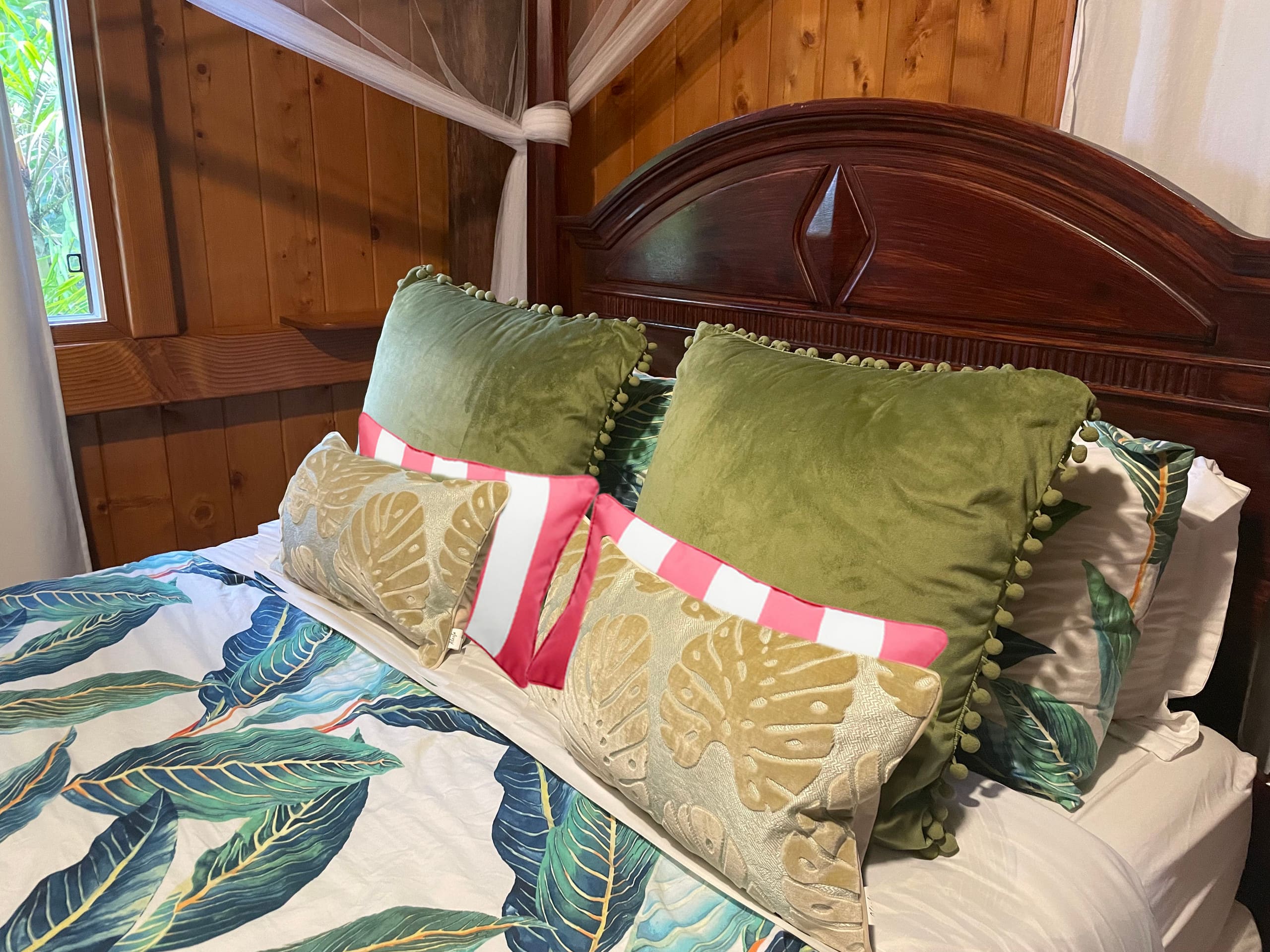 Cabin in Keaau · ★4.92 · 3 bedrooms · 4 beds · 1.5 private baths - Image 6