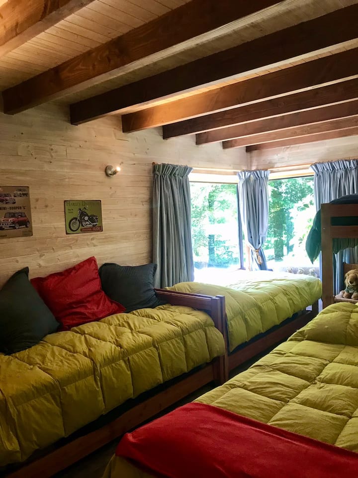 ห้อง 4/นอนได้ 7 คนเตียงเลื่อนและเตียงสองชั้น