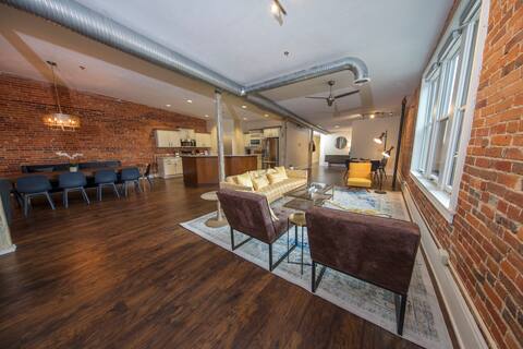 Stunning 2 BR, 2 BA, w/Elevator, Downtown Wooster