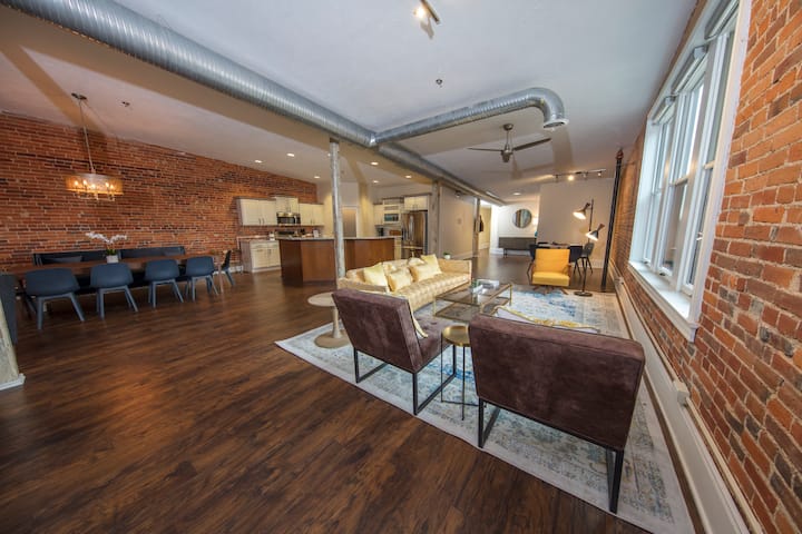 Stunning 2 BR, 2 BA, w/Elevator, Downtown Wooster