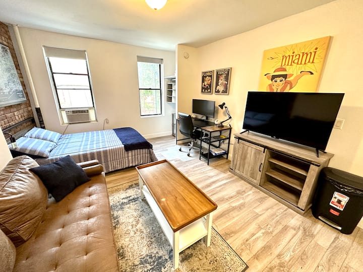 Renovated Village Studio Apartment Near Everything - New York City