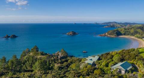 Te Koha Estate: Luxury House & Villa@Te Ngaere Bay