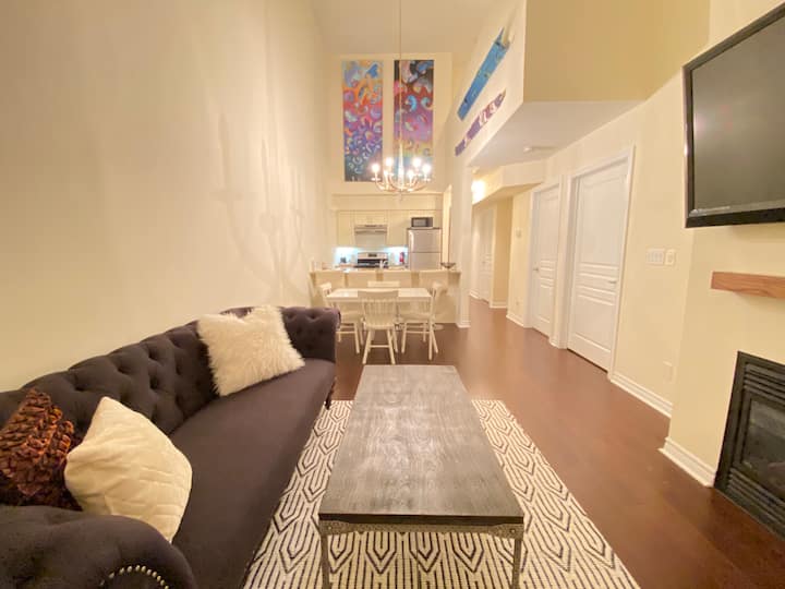 3bdr Loft Close To Village W/mountain View & Pool - Collingwood