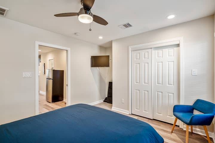 Priestranná a dobre položená spálňa na prvom poschodí