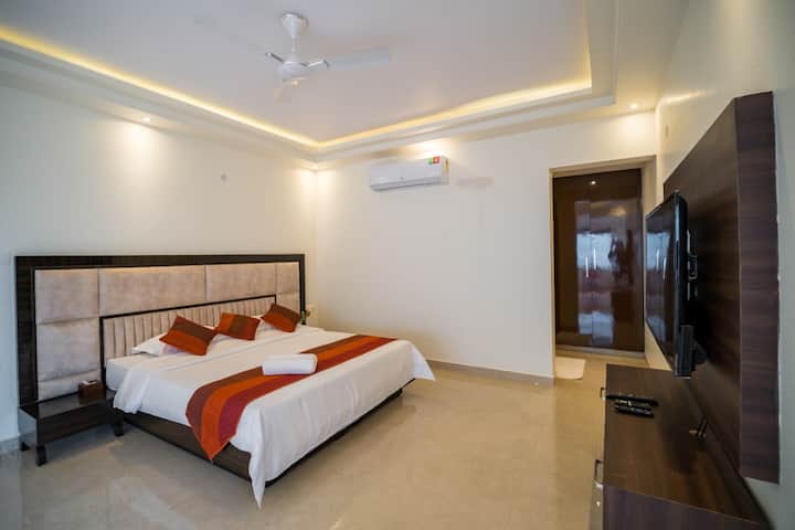 Bedroom 3 image 1