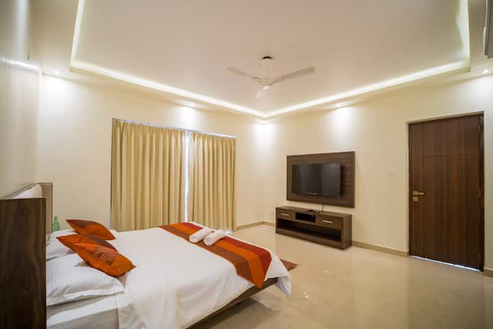 Bedroom 5 image 1