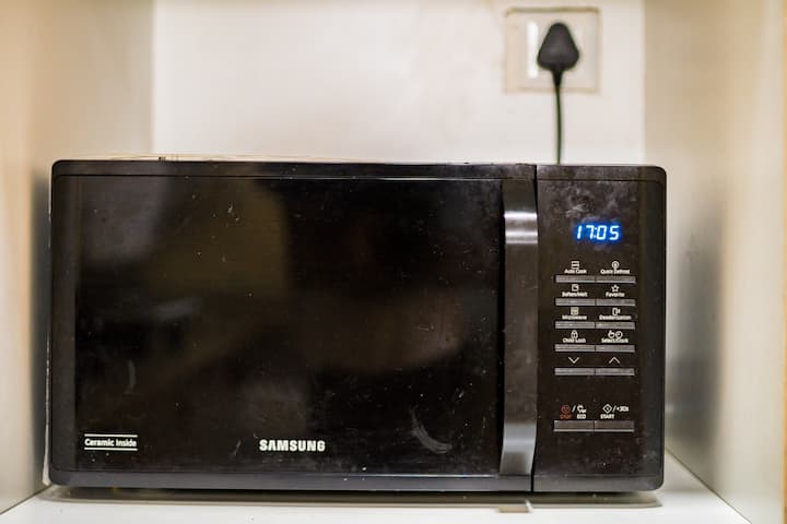 Kitchenette image 2