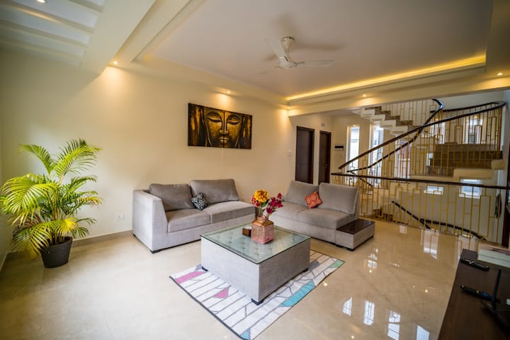 Stunning 5bhk| 2 Pvt Pools |700m From Anjuna Beach - Goa