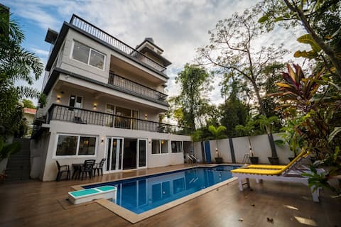 Villa Ananda Goa -Luxurious 5 BHK with 2 Pvt Pools