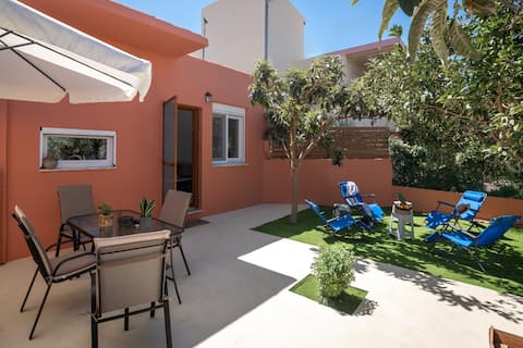 Casa EleMar Villa with Private Yard