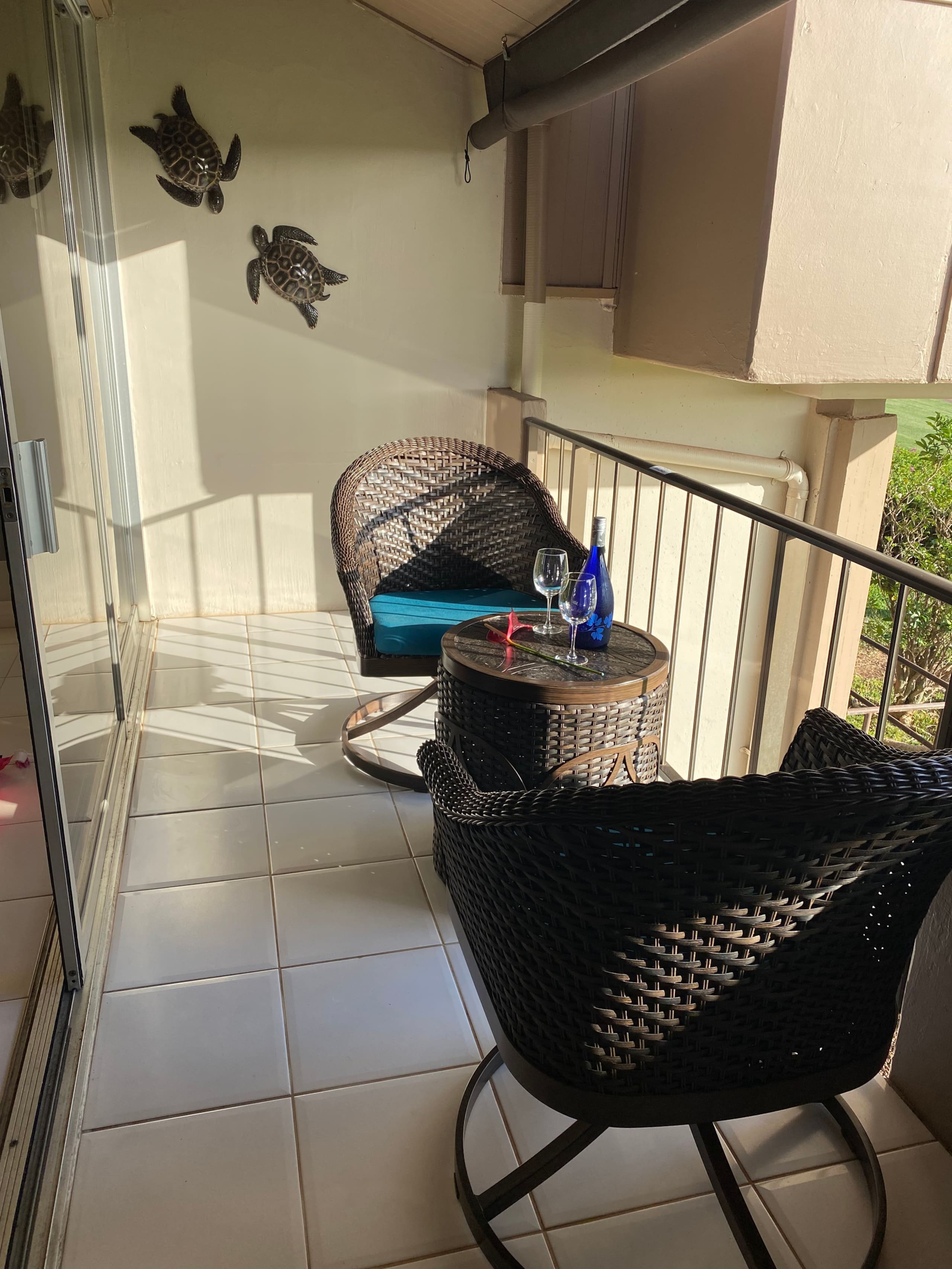 Condo in Lahaina · ★4.95 · Studio · 2 beds · 1 bath - Image 13