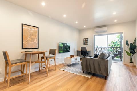 Top performing Airbnb: City Oasis (entire place) with views, deck, washer in Bernal Heights