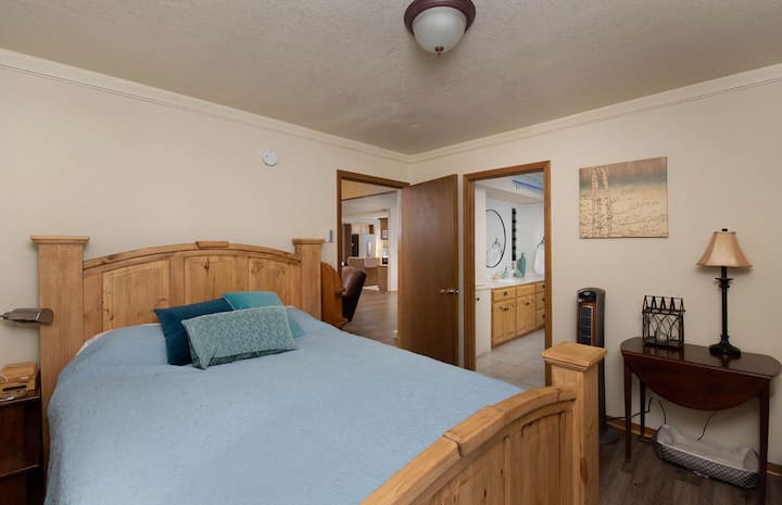 306 Chigley - Second bedroom by the living room. The interior door to 304 Chigley is directly behind the camera.