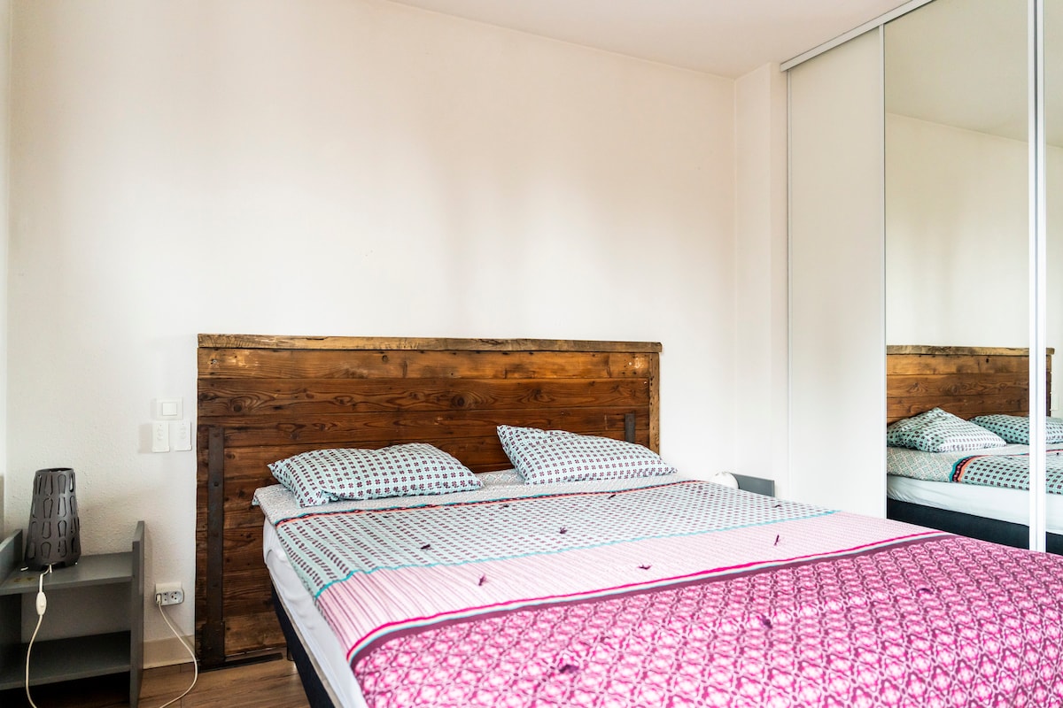 Dormitorio 1 - Cama de 160 y armario 