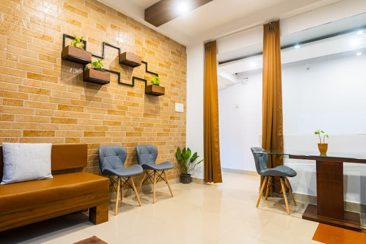 الصالة المشتركة وتناول الطعام في الطابق الثاني