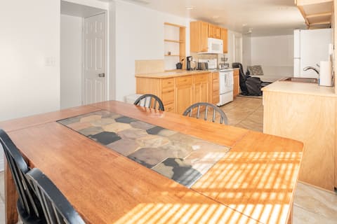 Modern 2BR home; 5 min walk to downtown Milford!