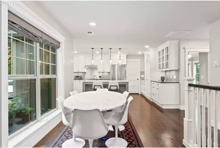 Chateau Relaxo (NO animals, parties or events) gallery image 4