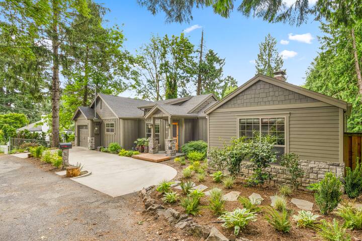 Chateau Relaxo (NO animals, parties or events) gallery image 2