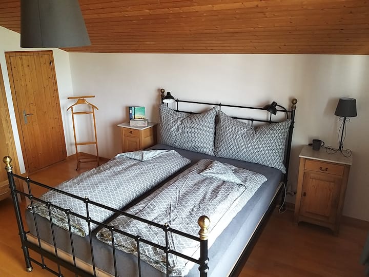 Schlafzimmer Bett 160x200cm