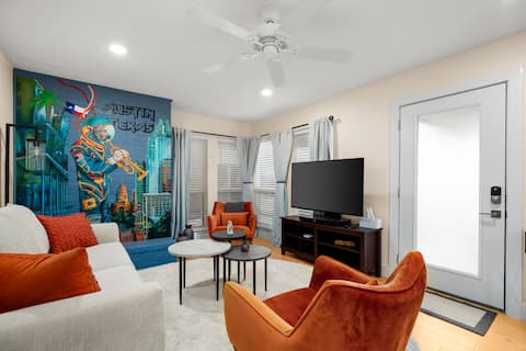 Top Airbnb: Near: ACL/UT Campus/Moody Center/Downtown in North Loop