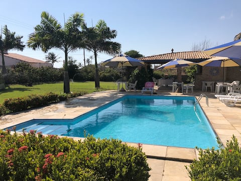 Casa na Praia das Fontes with outdoor suites!