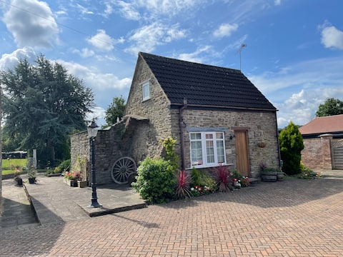 Scenic 1-bedroom cottage with beautiful views