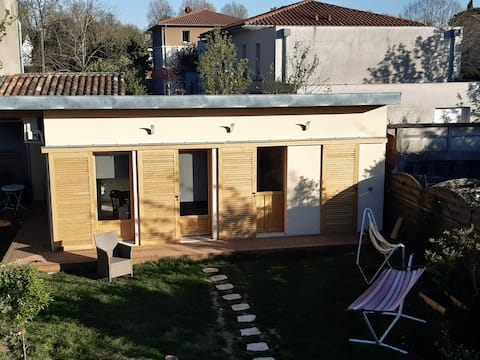 Top Airbnb: Cozy guest house in shared garden à Haute Garonne